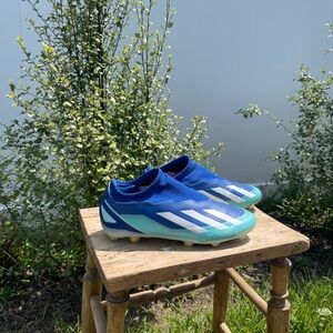 Kids Adidas Blue and White Sneakers Modern Design